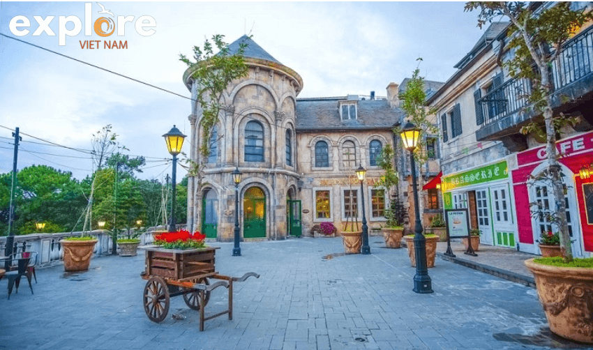 Ngôi làng Apremont sur Allier 